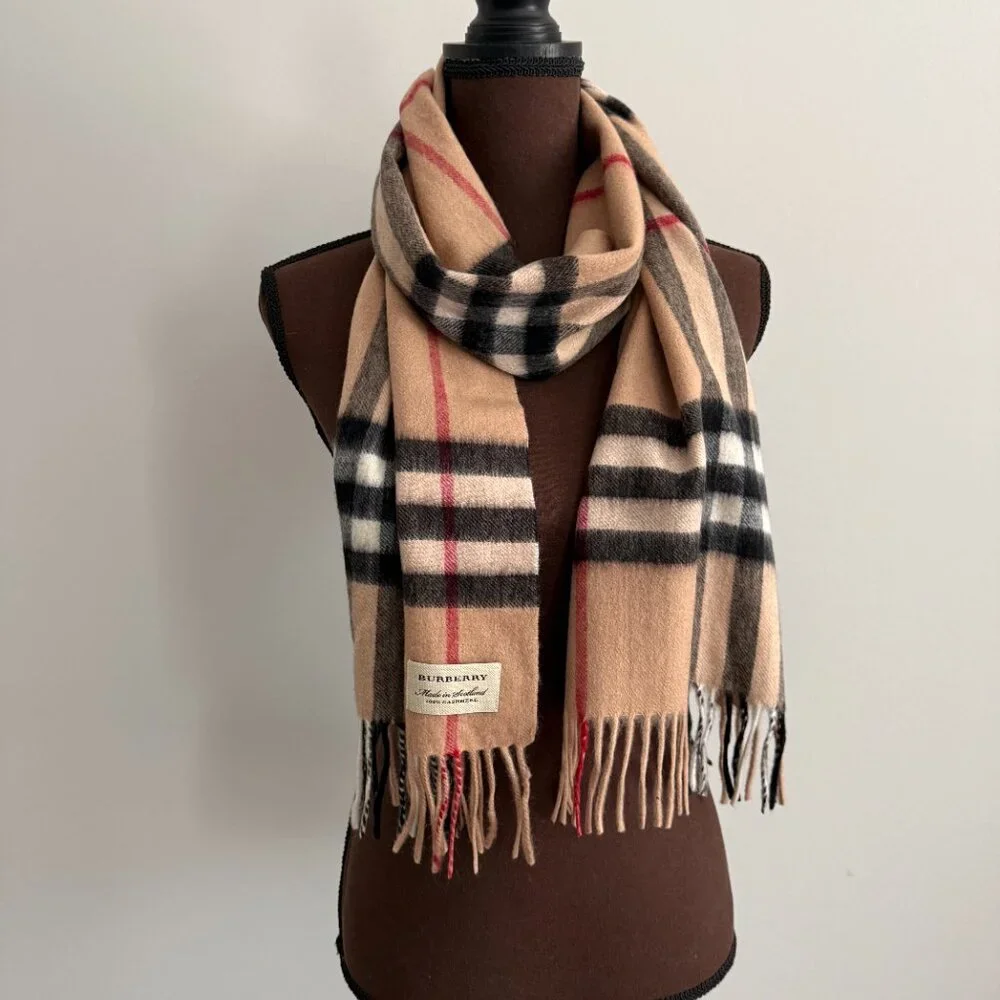 NWT Unisex Burberry Iconic Cashmere Scarf - Picture 3 of 13